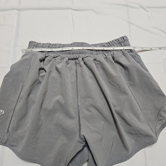 Lululemon Hotty Hot Low-Rise Lined Short 4" (Rhino Grey) - Picture 15 of 15